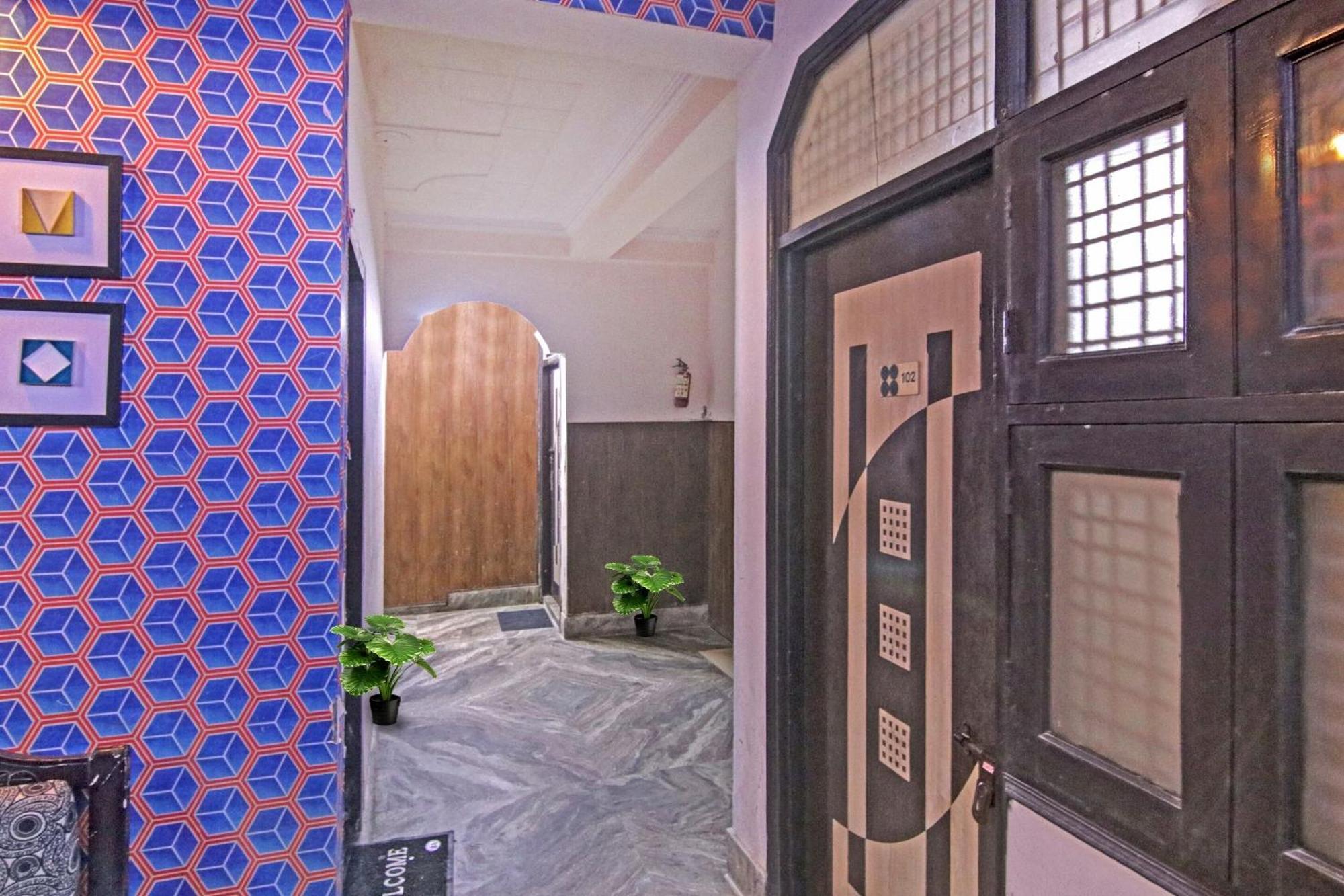 Flagship Hotel Decent Stay Near Pvr Vikaspuri Delhi Nueva Delhi Exterior foto