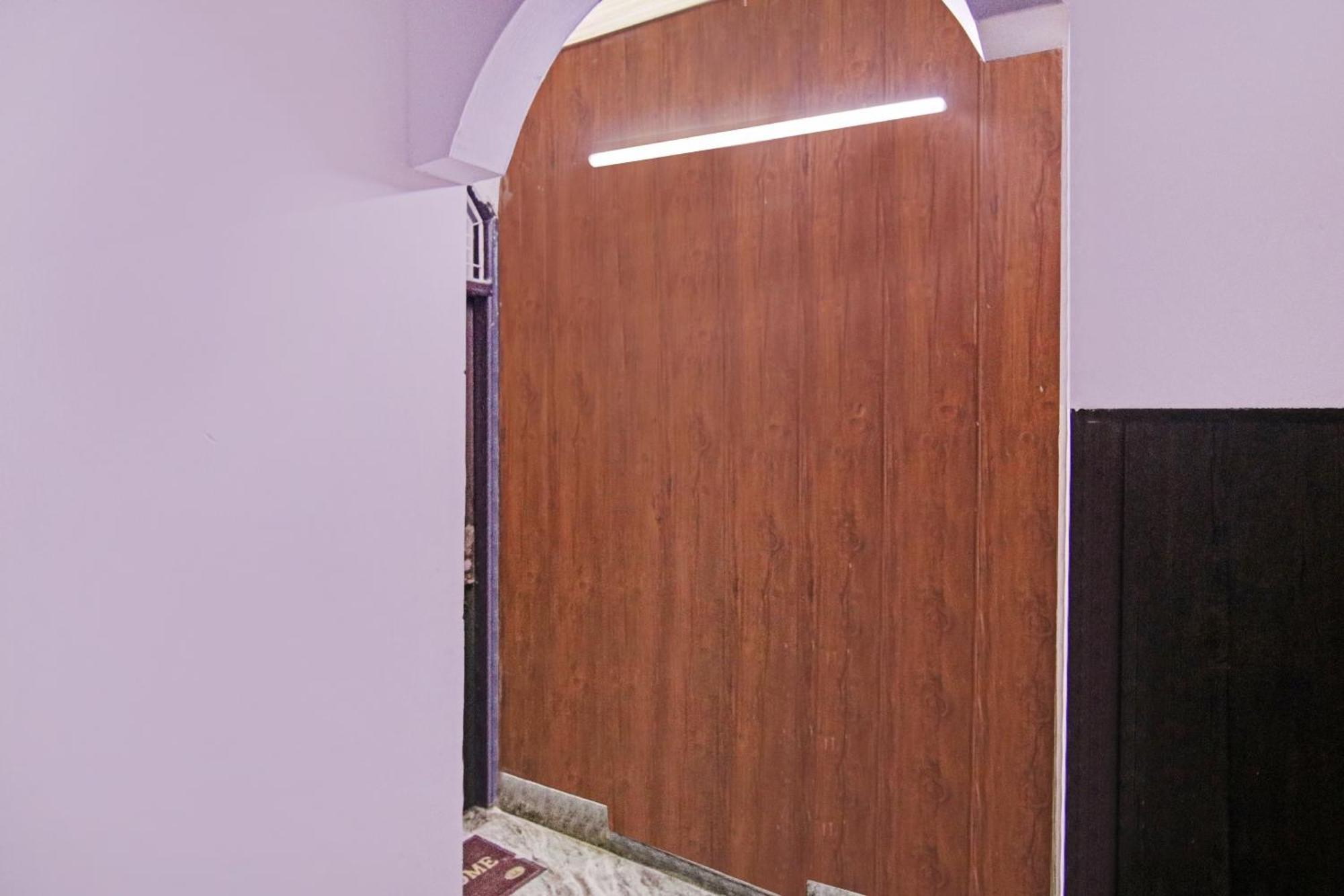 Flagship Hotel Decent Stay Near Pvr Vikaspuri Delhi Nueva Delhi Exterior foto