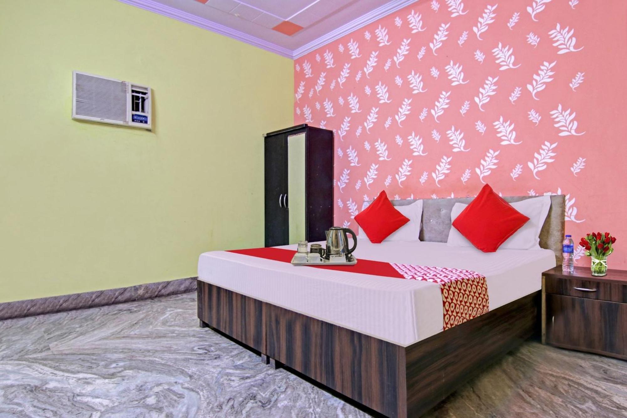 Flagship Hotel Decent Stay Near Pvr Vikaspuri Delhi Nueva Delhi Exterior foto